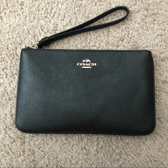 Coach Handbags - Coach Wristlet